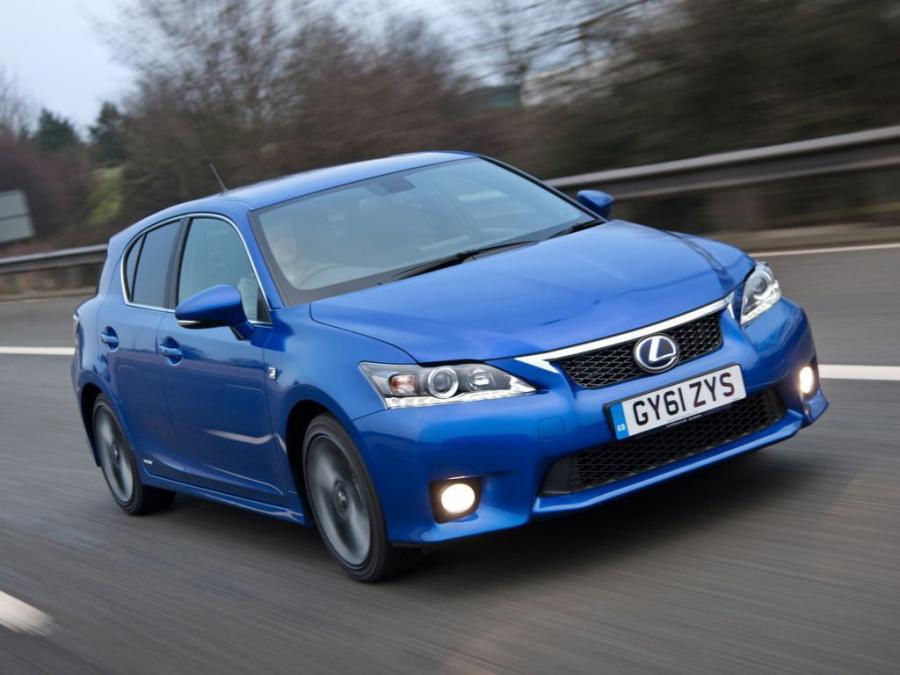  Lexus CT200h F-Sport 2011 года  (UK) (фото 7 из 21)